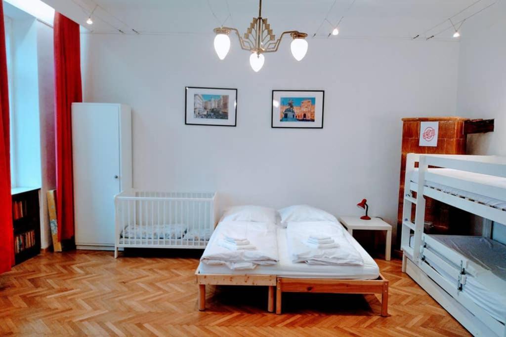 Family Apartment With Two Bathrooms Near To City Center เวียนนา ภายนอก รูปภาพ
